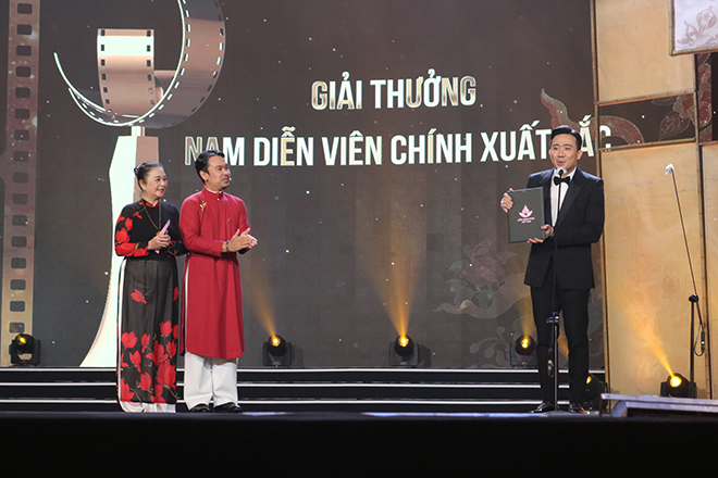 Trấn Thành và 'Bố già' thắng lớn tại LHP Việt Nam lần thứ XXII